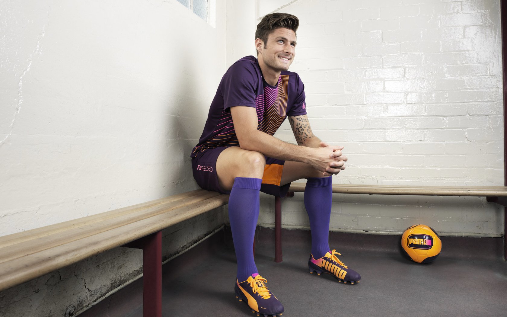 弗赖堡整体推进协同构建攻守体系,弗赖堡主场叫什么